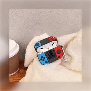 AIRPOD PRO SILICONE PROTECTIVE CASE W/KEYRING